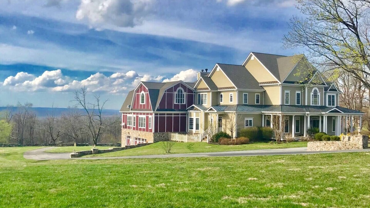 Bluemont House | The Mont Salvat Estate