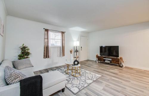 Hyde Park Apartment | The Montrose Hideaway