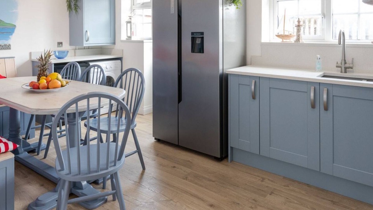 Rhosneigr House | The Moorings: 5-bed villa in Rhosneigr, walk to beach & village
