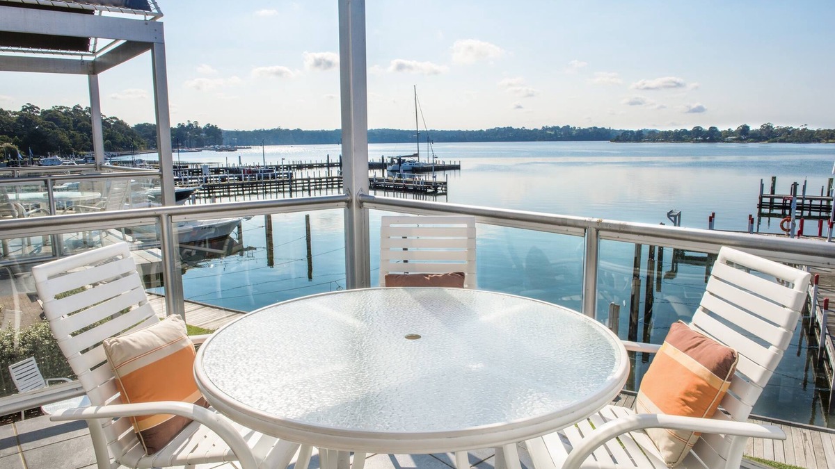 Metung Hotel | The Moorings at Metung