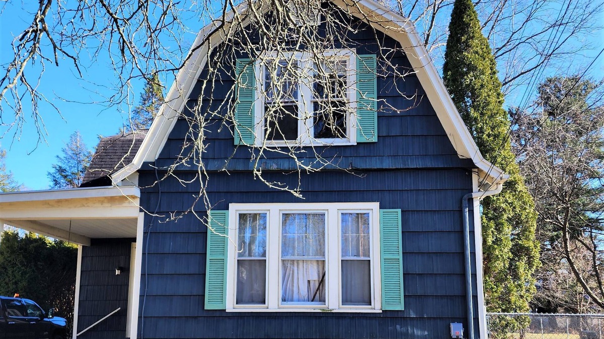 Elmira Apartment | The Morning Glory Craftsman