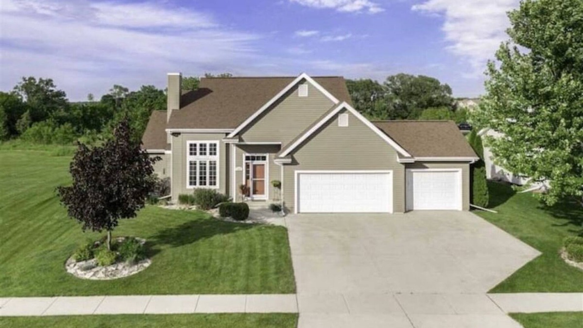Fond du Lac House | The Morris Manor with pool and basement theater