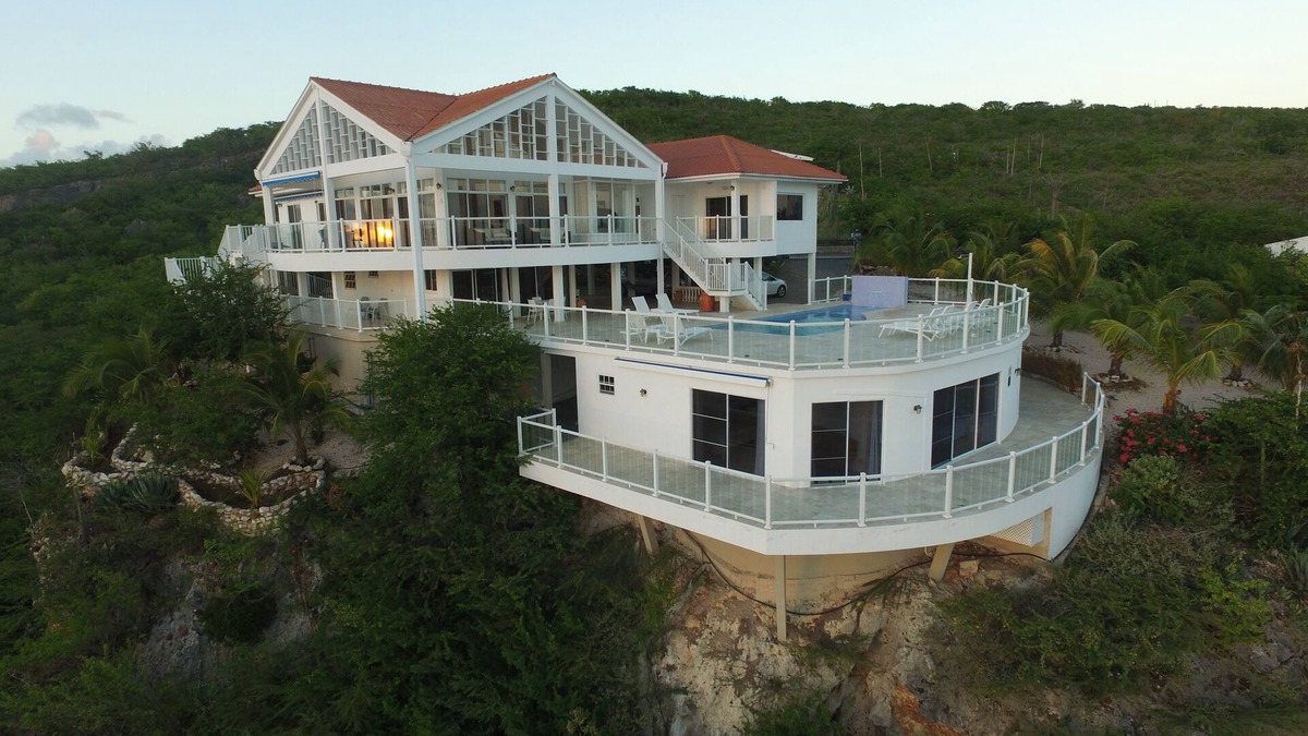 Soto Villa | The Most Beautiful and Relaxing Oceanfront Views of Curacao