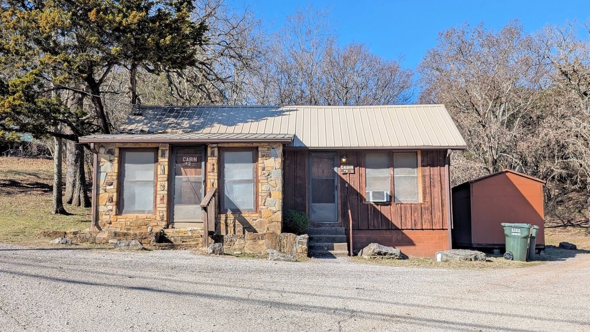 Davis Cabin | The Most Beautiful Views in Turner Falls