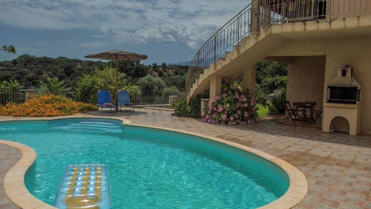 Galatas Villa | The most peacefull and beautiful holiday letting in Chania Crete