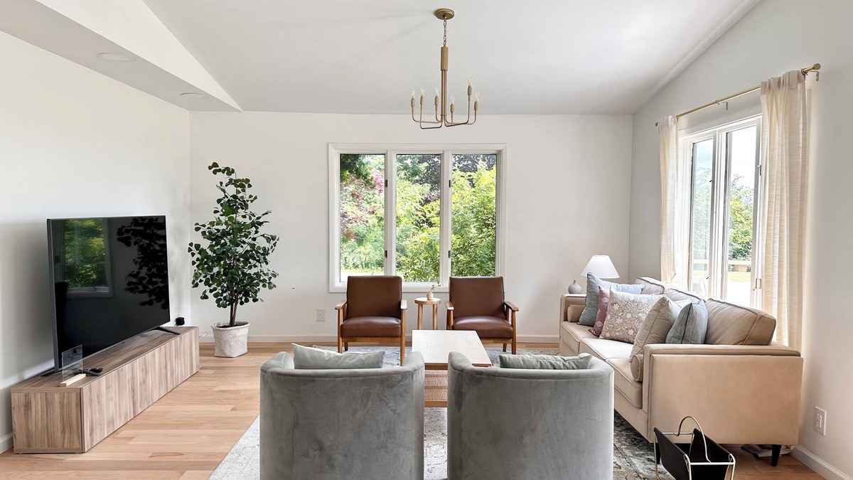 Collins Center House | The Mountain View Retreat