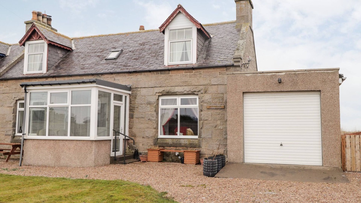 Fochabers Cottage | THE MOURIES, pet friendly, character holiday cottage in Fochabers
