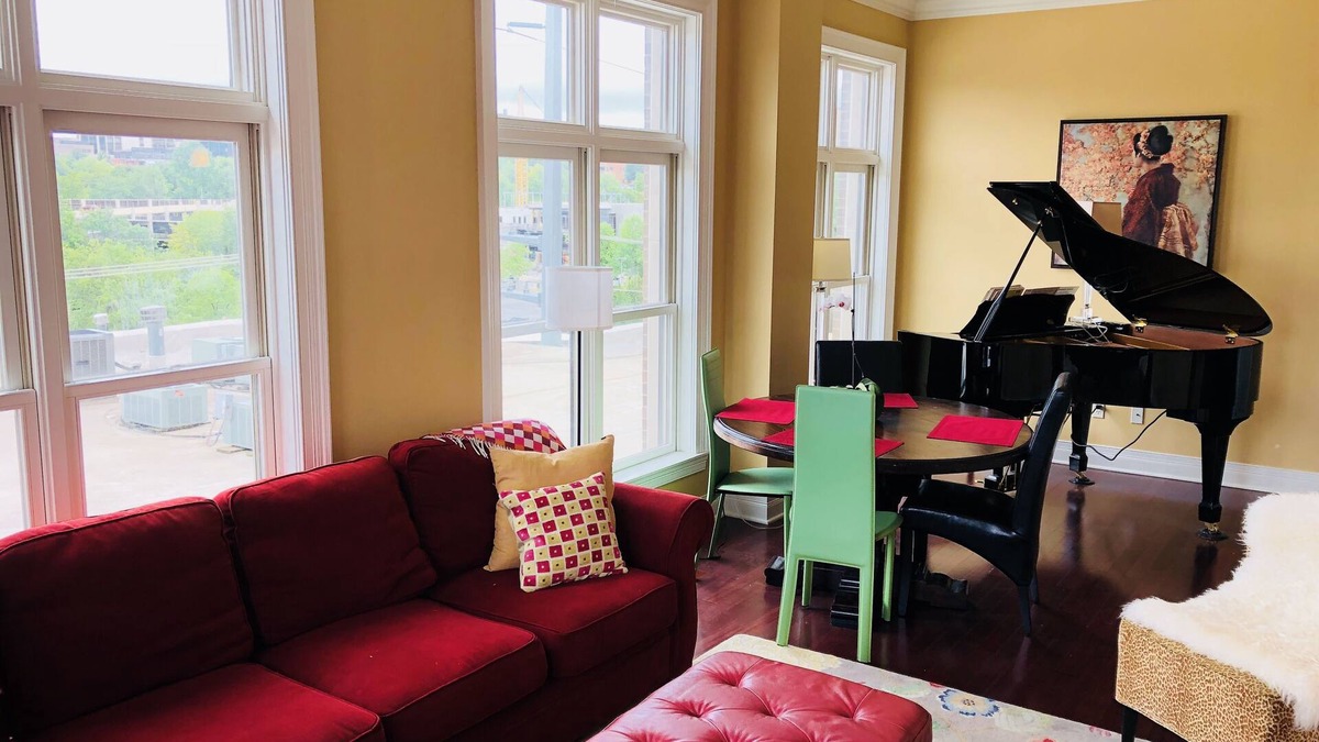 Fayetteville Condo | The Musicians Loft on Dickson Street | One block from UofA Campus!