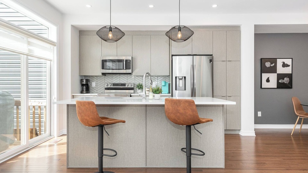 Ottawa Division House | The Mustard Den : furnished mid-term rental @ southeast of Ottawa