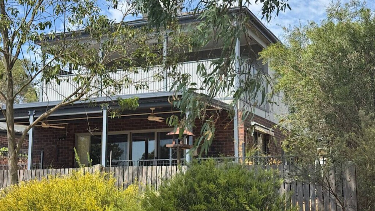 Nagambie House | The Nagambie Escape: 2 BR, 1 BA in Nagambie, Sleeps 5