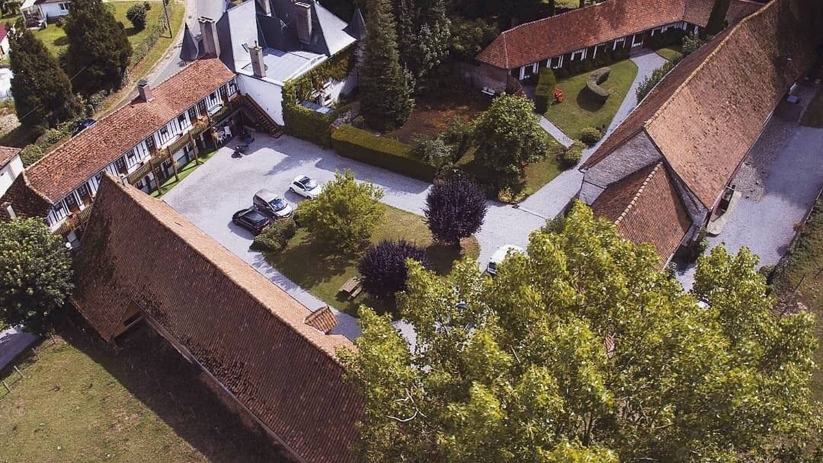 Montcavrel House | The natural cottages of the Fief