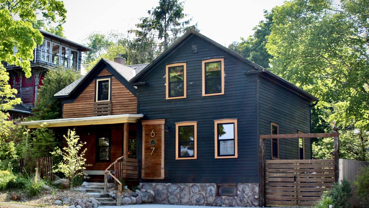 Kewaunee House | The Nauti Pelican! Steps from Lake Michigan's stunning beach- Your Dream Escape!