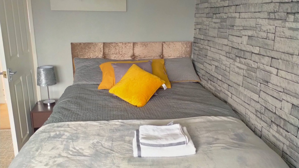 Wednesbury House | The Nest, an Immaculate 3-Bed House in Walsall