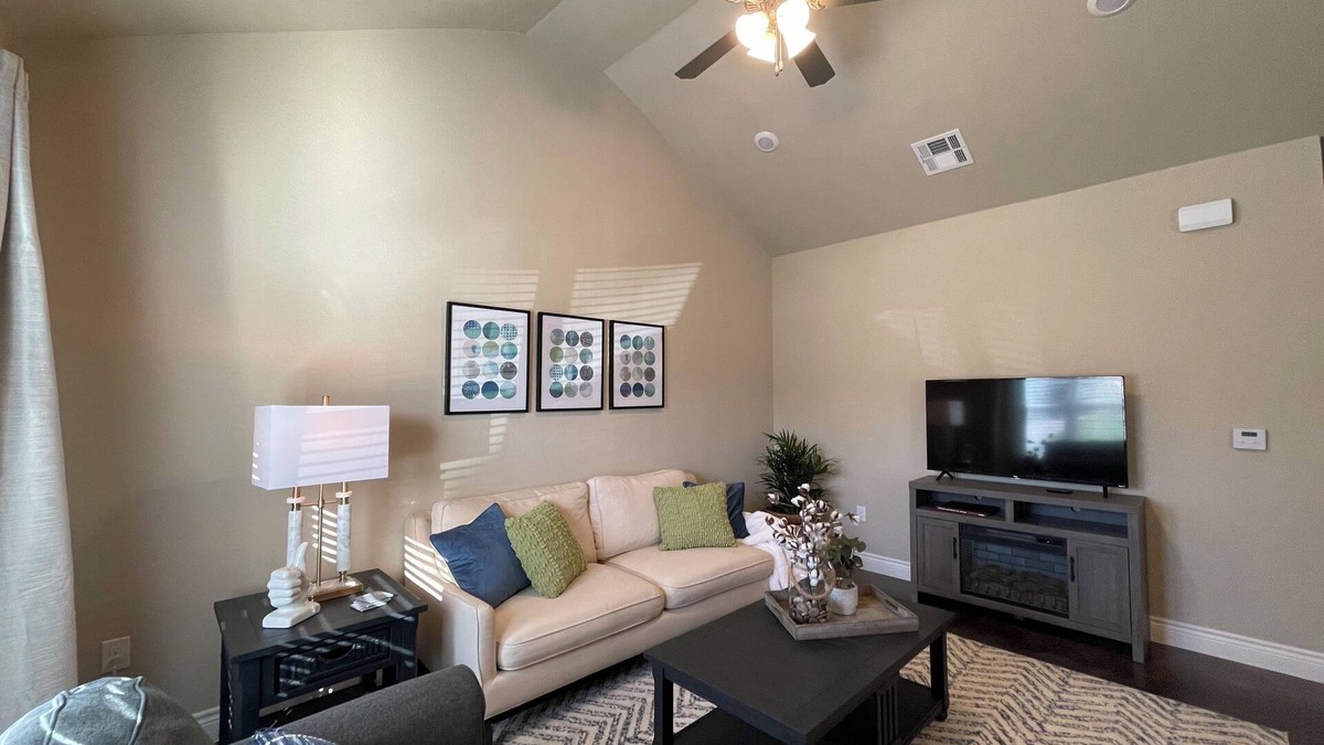 Woodway Condo | The Nest at Belmont Village - 30+ day rentals - Conveniently located near Baylor