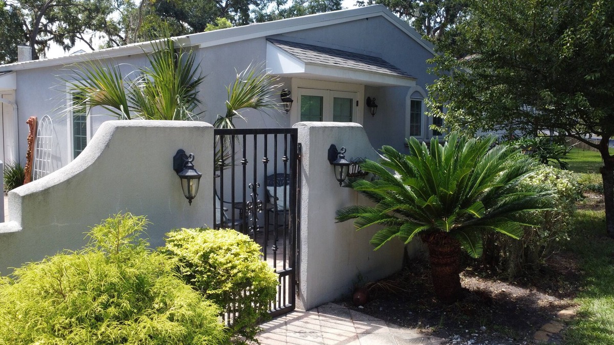 Saint Simons Heights Cottage | The Nest at Circle Park - Cute Cozy Cottage