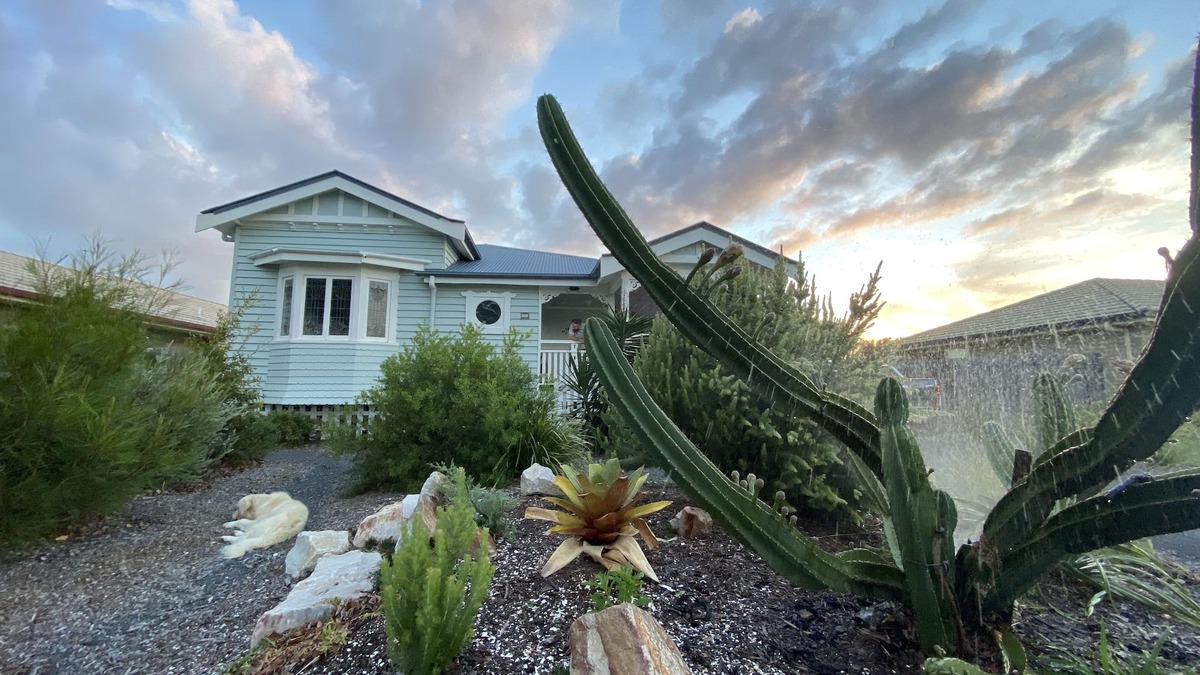 Toogoom House | The Nest. beach and lakeside, for bird twitchers, nature and astronomy lovers!