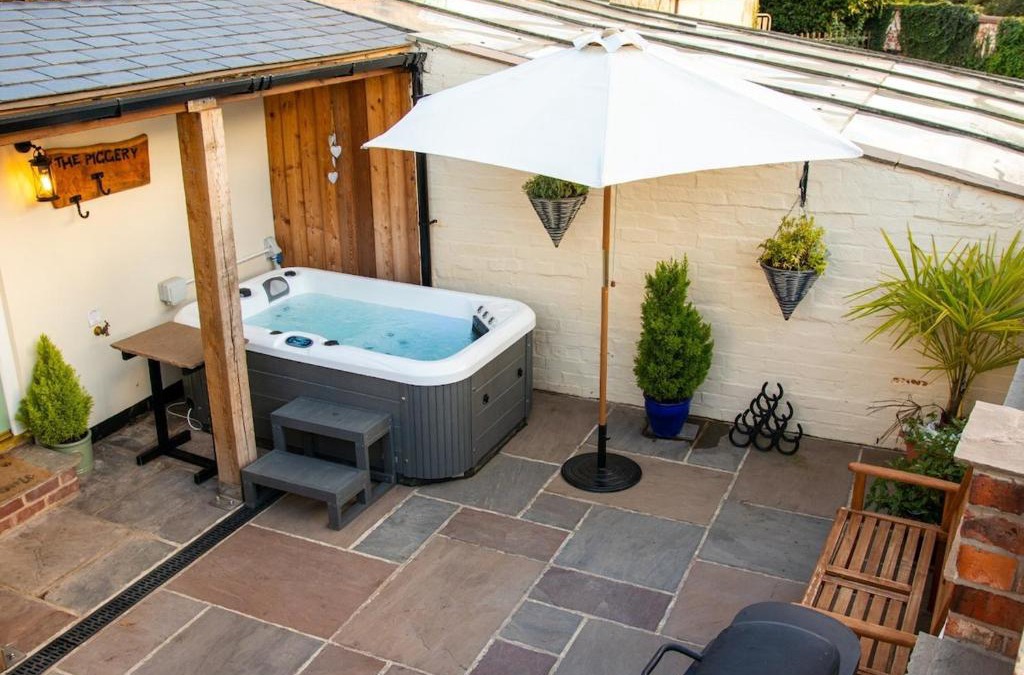 Goole House | The Nest Close to York with Hot Tub