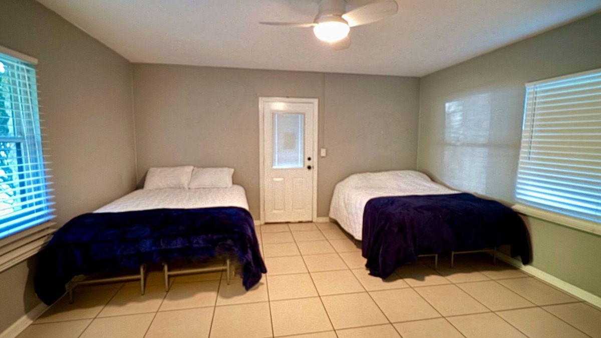 Gainesville Apartment | The Nest: Cozy 1-bedroom apartment in fabulous Gainesville with pickleball!