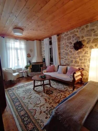 Mesaia Trikala Apartment | The Nest Filoxenia