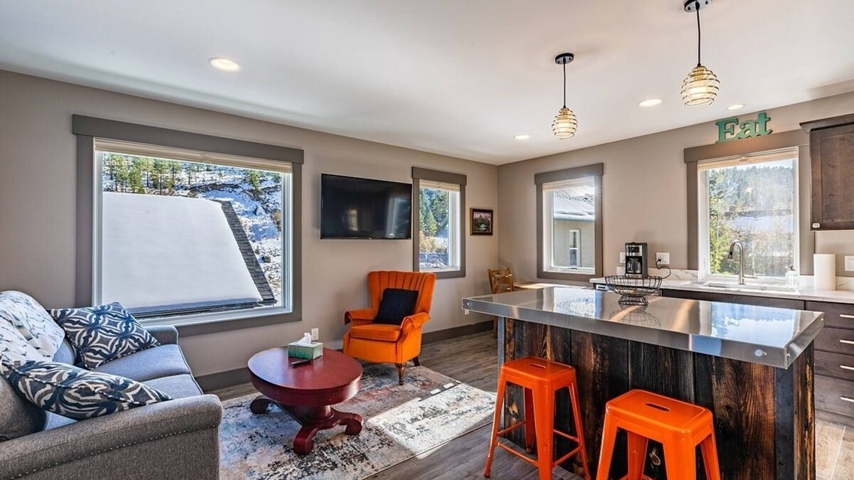 Helena House | The Nest on Main - Walking distance to downtown Helena!