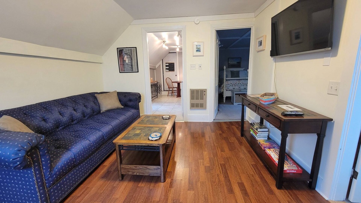 Searsport Apartment | The Nest - one bed apartment