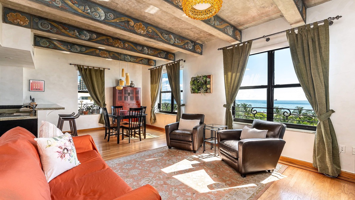 South Beach Apartment | The Netherland R5F on OceanDr + Park&Gym