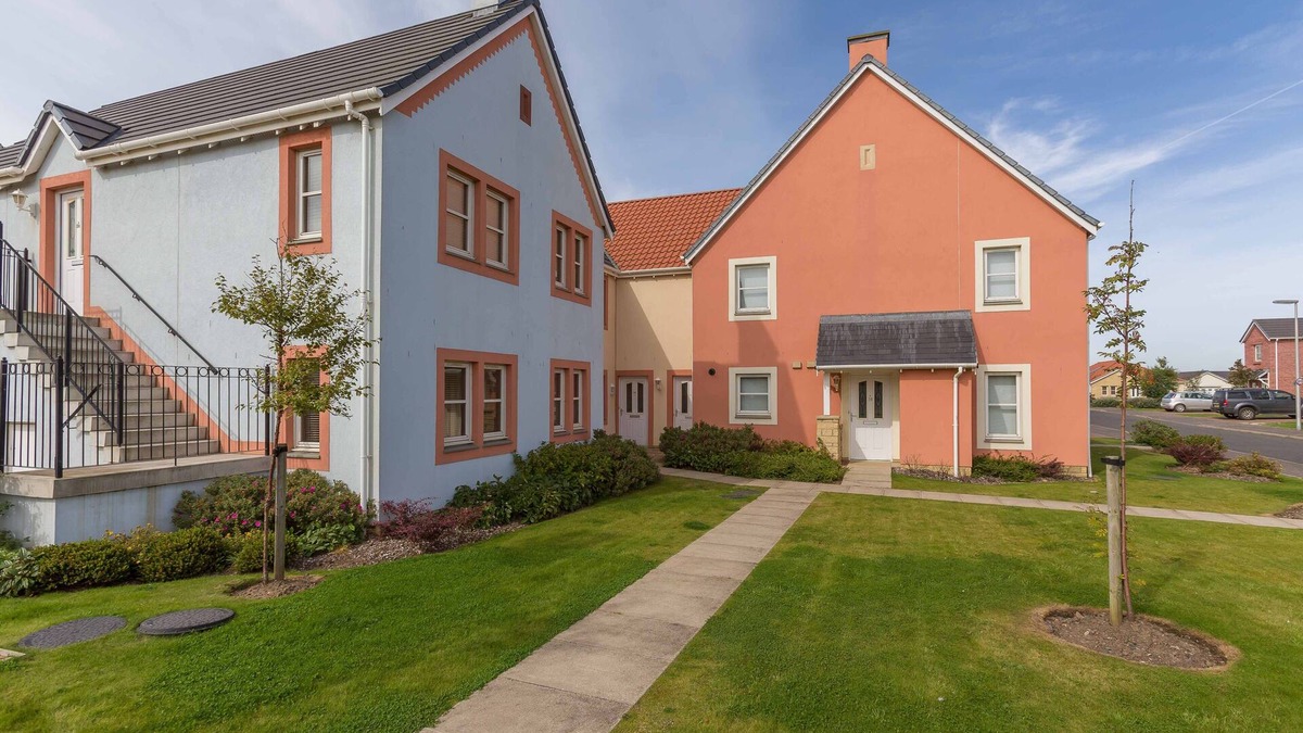 Kilrenny Apartment | The Neuk, 2 Bedroom Apartment in Stunning Coastal Town Location.