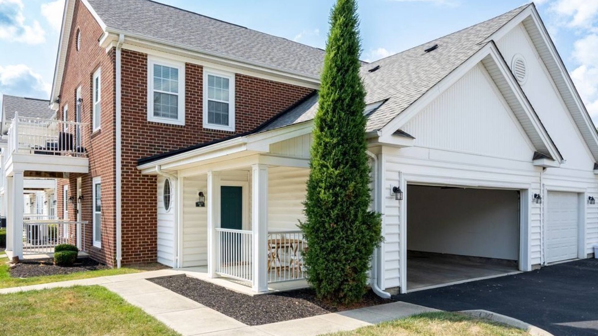 Summit Station Apartment | The New Albany Retreat | 2-Car Garage | No Steps!