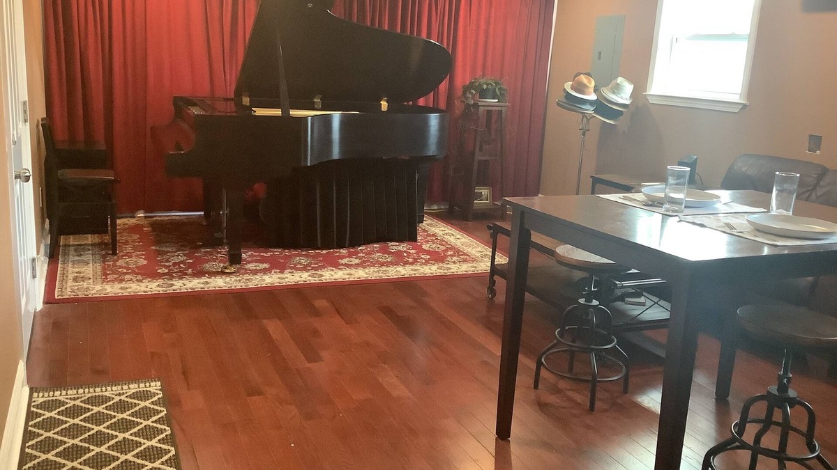 Saint Claude Apartment | The New Orleans residence of a jazz pianist.