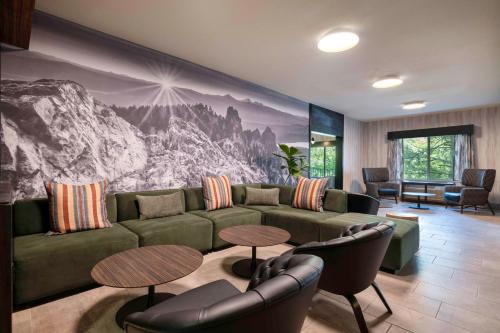 Bend Hotel | The Newberry Hotel Bend, Tapestry Collection by Hilton