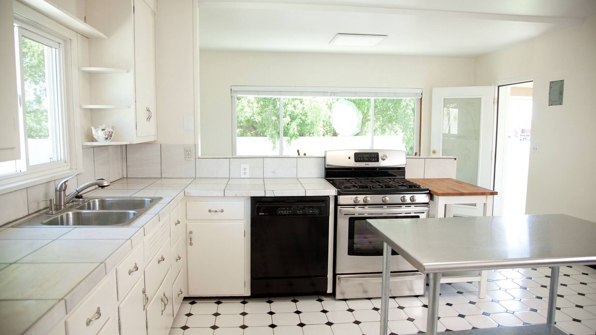 Ferron House | The Nielsen House Main Partn