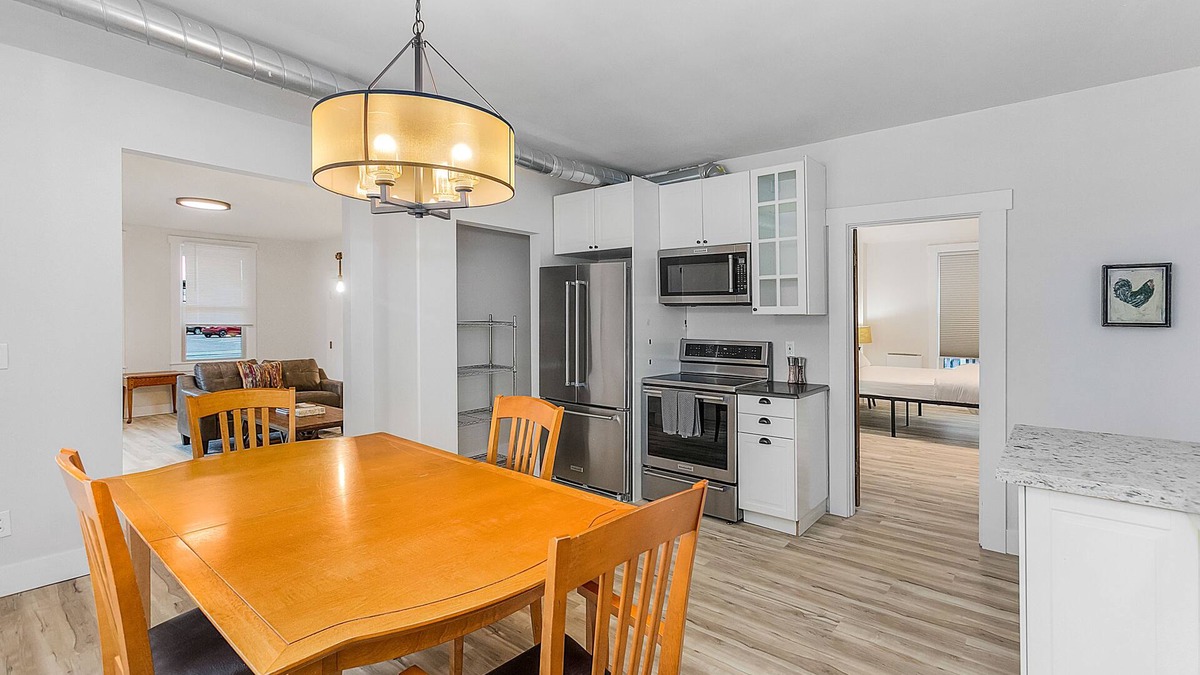 Stanwood Apartment | The Nighthawk Eyrie