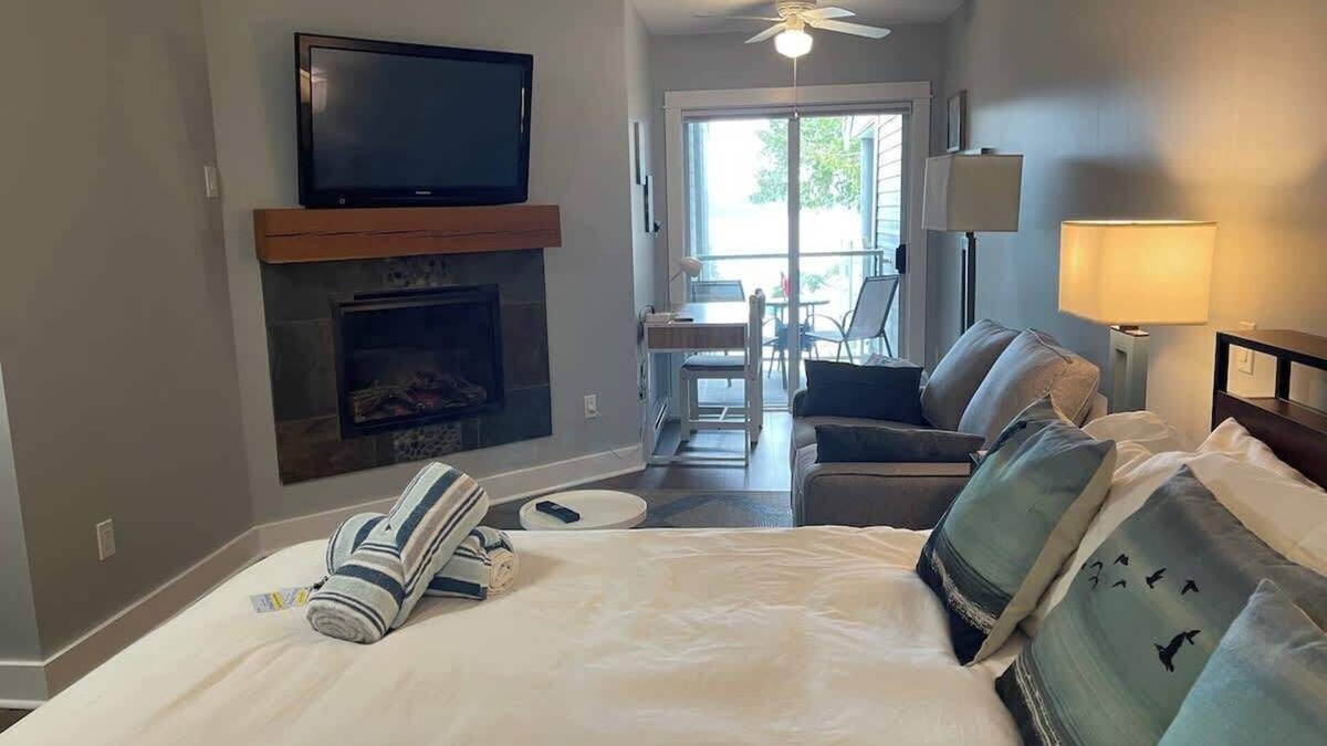 Regional District of Nanaimo Condo | The Nook at Nanoose Bay - Oceanview - Studio