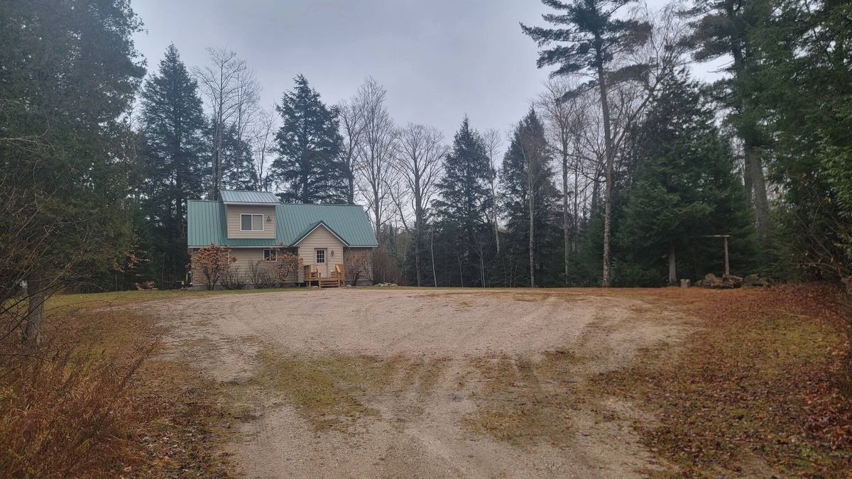 Germfask Cabin | The Norwegian Woods Cabin 35 min from Pictured Rocks on the Manistique River