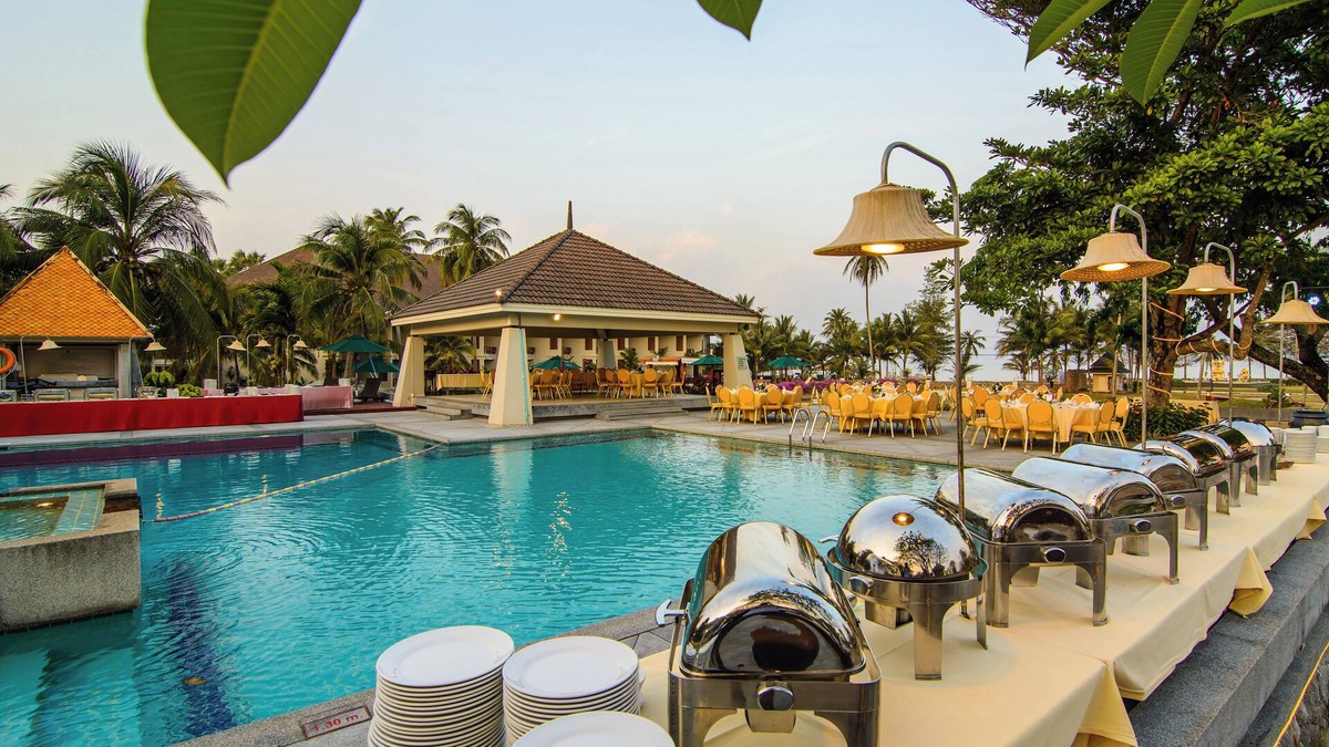 Pak Nam Hotel | The Nouveau Chumphon Beach Resort & Golf