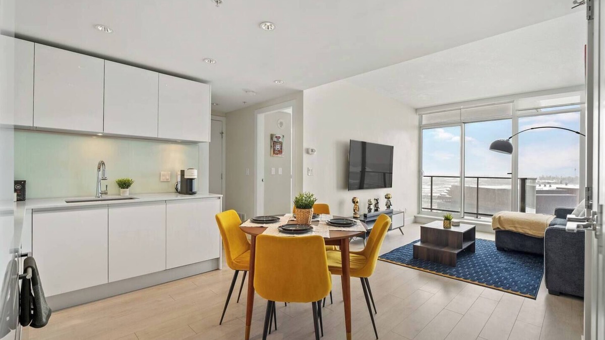 Victoria Park Apartment | The Nova - Stampede Views & Free Parking!