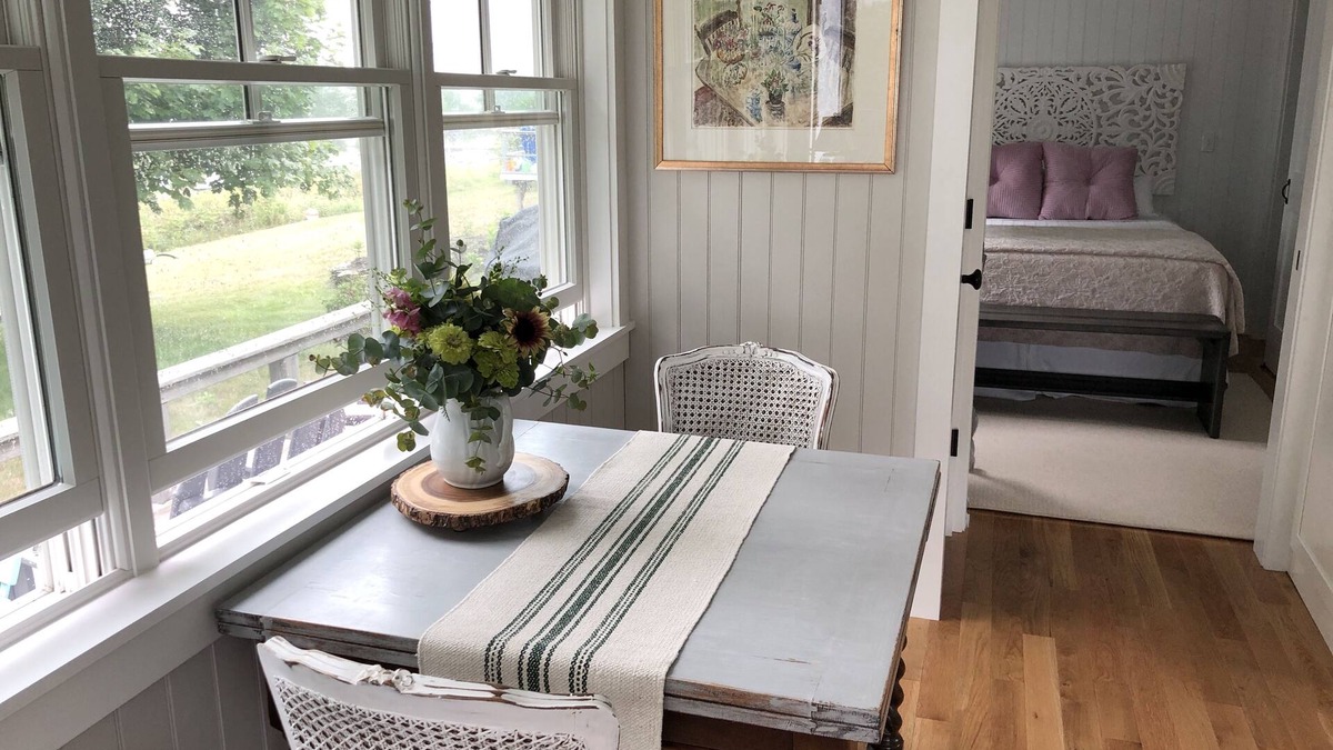 Mid-Coast and Islands House | The Nugget- Perfect 1 bedroom cottage. Across from Mackerel Cove, Johnson Field.