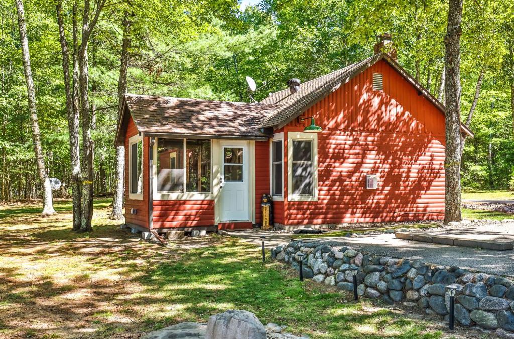 Eagle River House | The Nut House