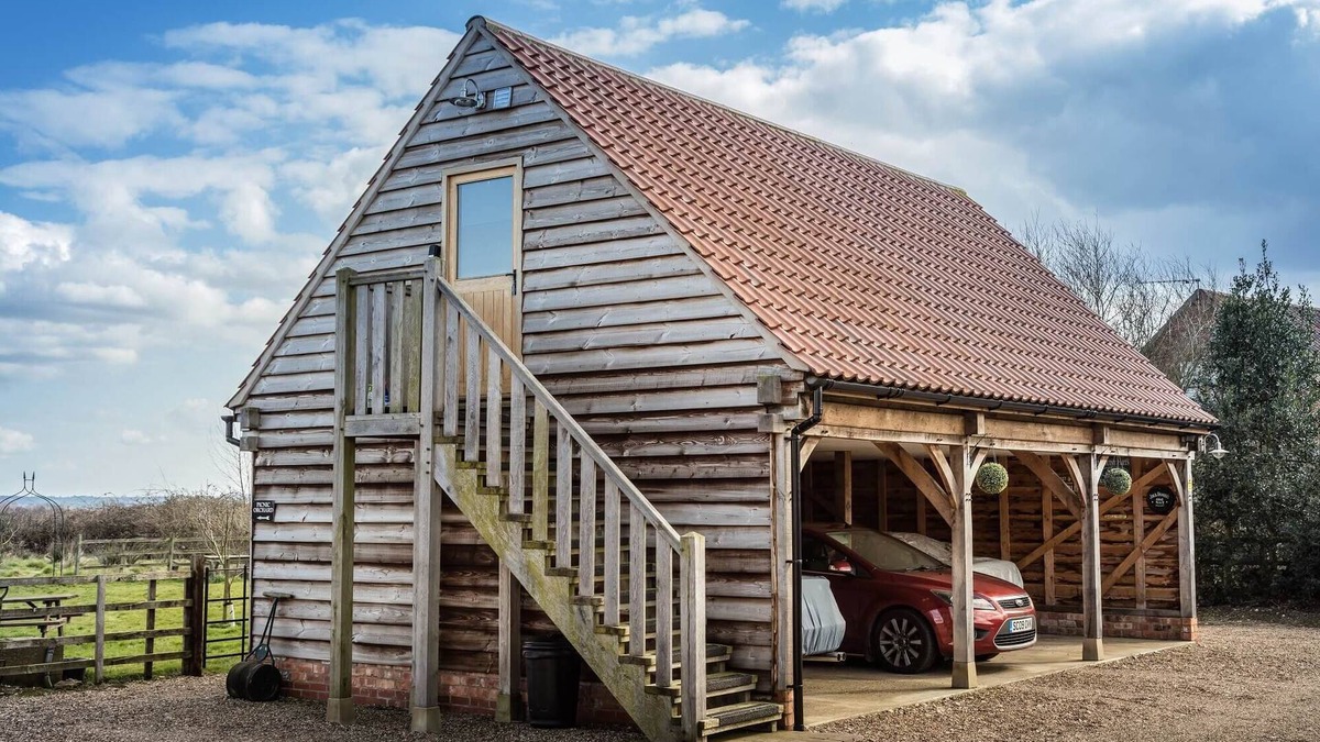 Aubourn Apartment | THE OAKLOFT a rural getaway within easy reach of the Cathedral City of Lincoln