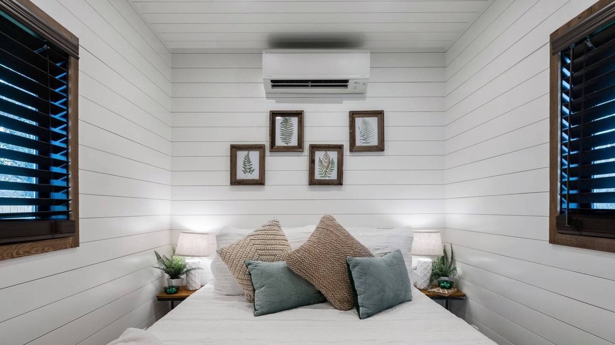 Waco Apartment | “The Oaks” Helm™ model Container Home 12 min to Magnolia Market