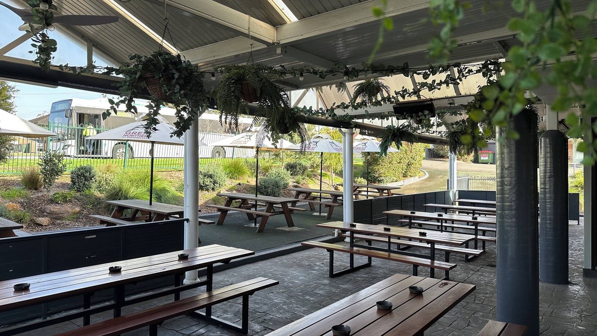 Albion Park Rail Hotel | The Oaks Hotel Motel
