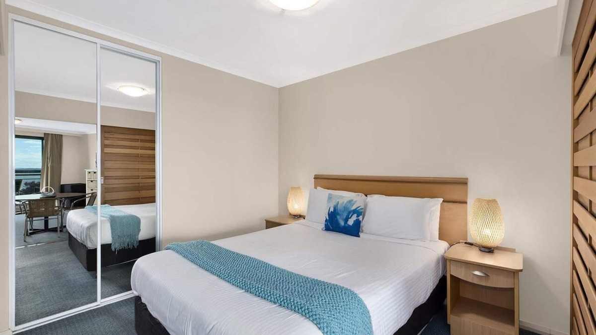 The Entrance Apartment | The Oaks - Room 521 - The Entrance