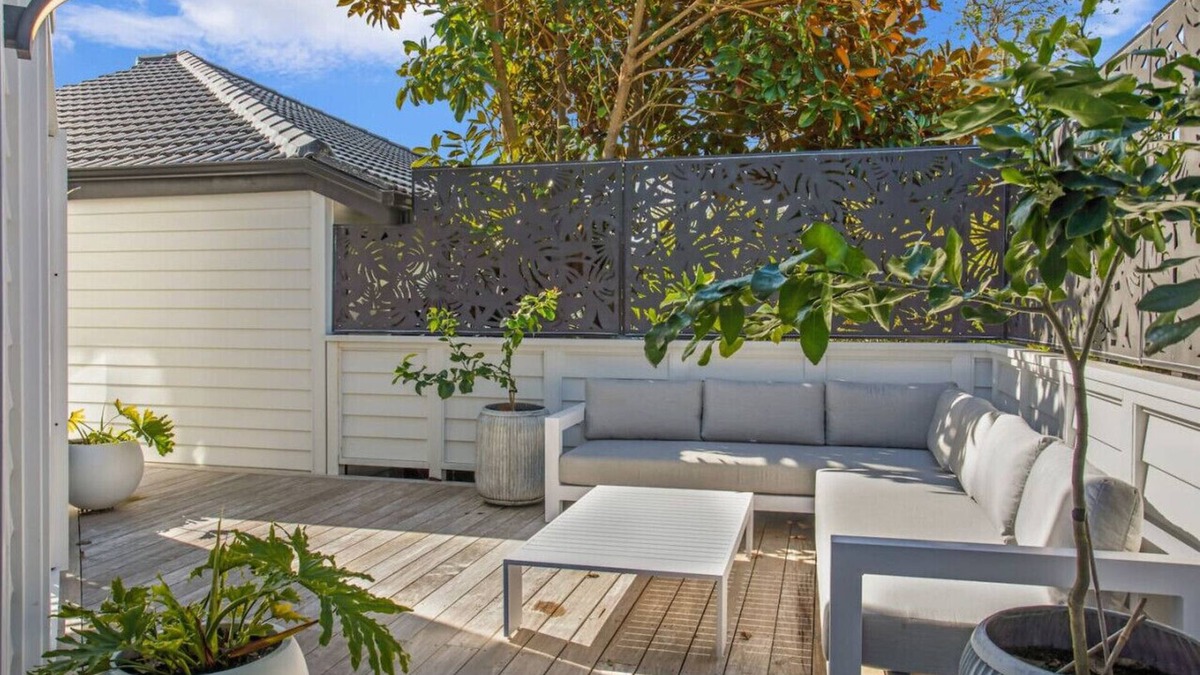 Takapuna House | The Oasis Home with Hot Tub and Parking
