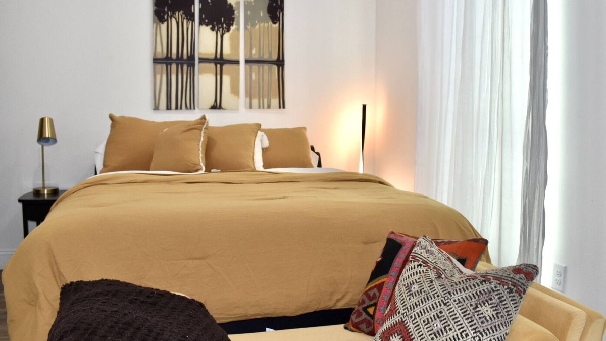 Denton House | The Oasis Private Guest House 1BR 1BA