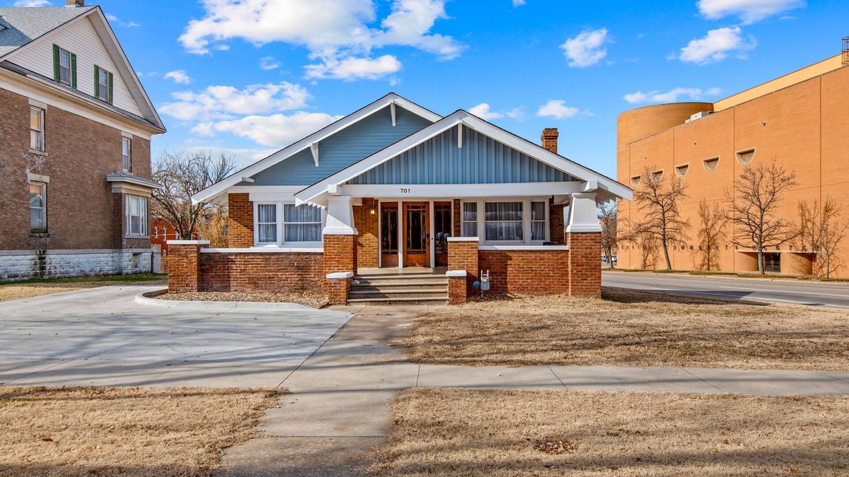 Bartlesville House | The Oil Baron’s House in Downtown Bartlesville