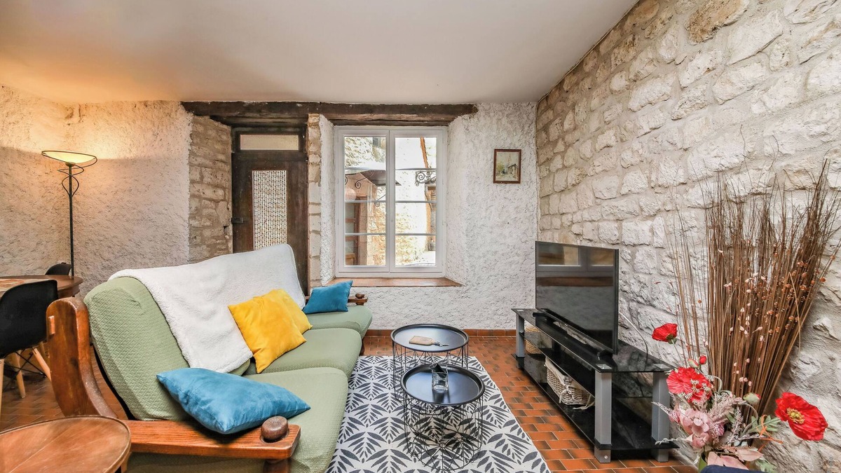 Villeneuve-sur-Vere House | The old bakery in Villeneuve- sur- Vère