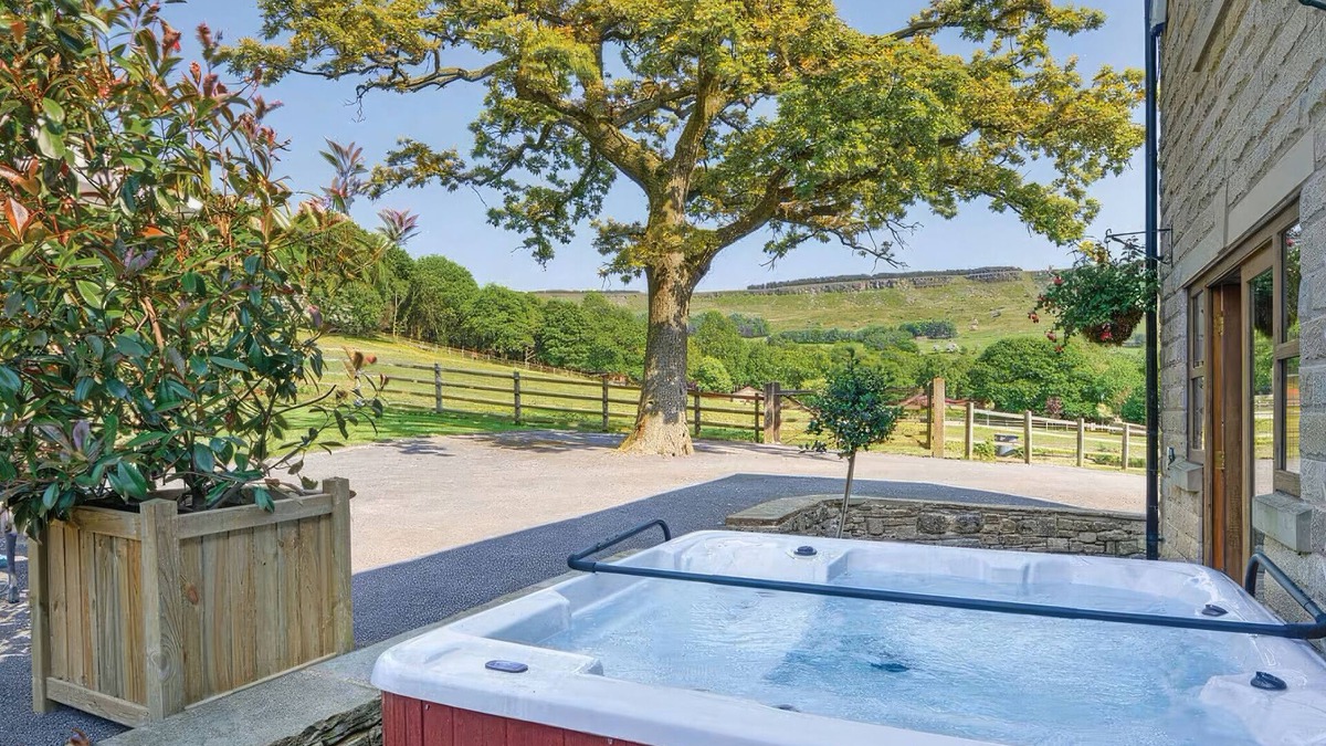 Charlesworth Cottage | The Old Barn Cottage