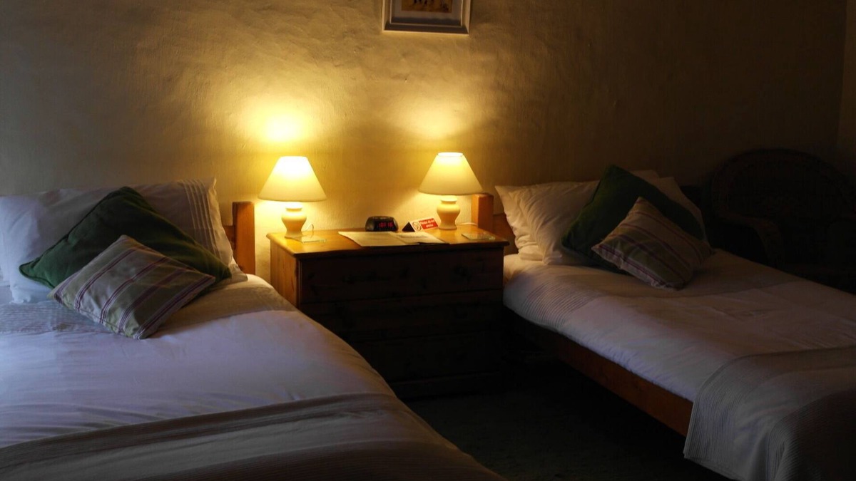 Rhoose Bed & Breakfast | The Old Barn