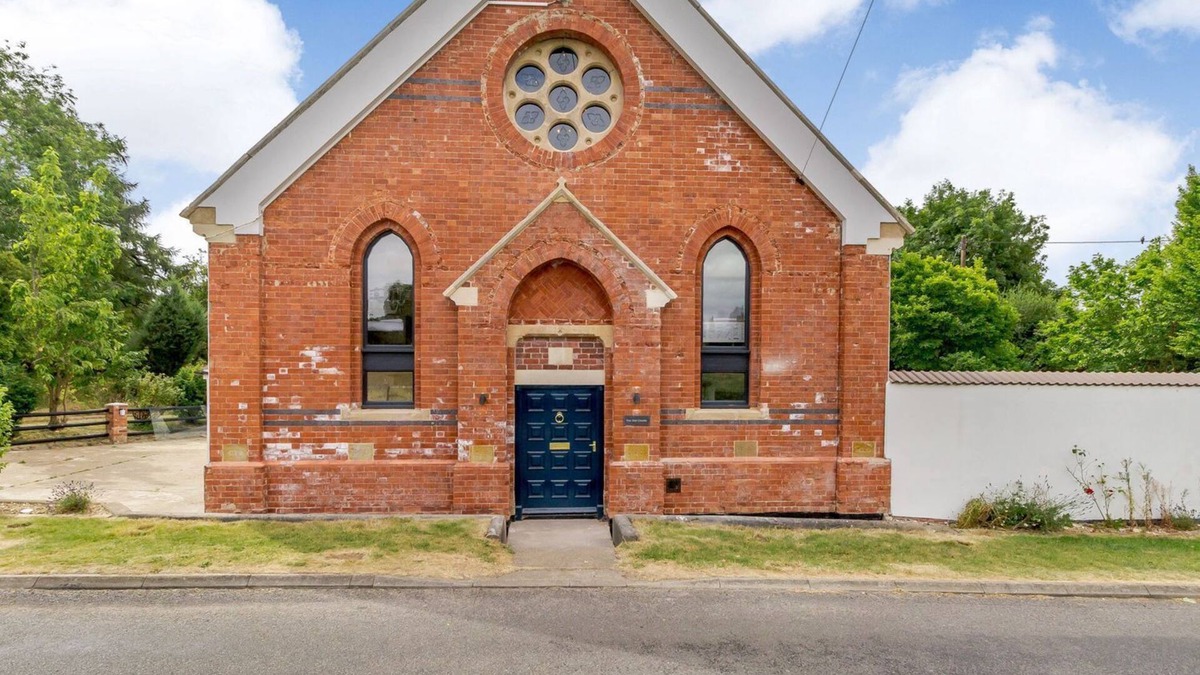 Glentham Cottage | THE OLD CHAPEL, pet friendly, character holiday cottage in Ingham