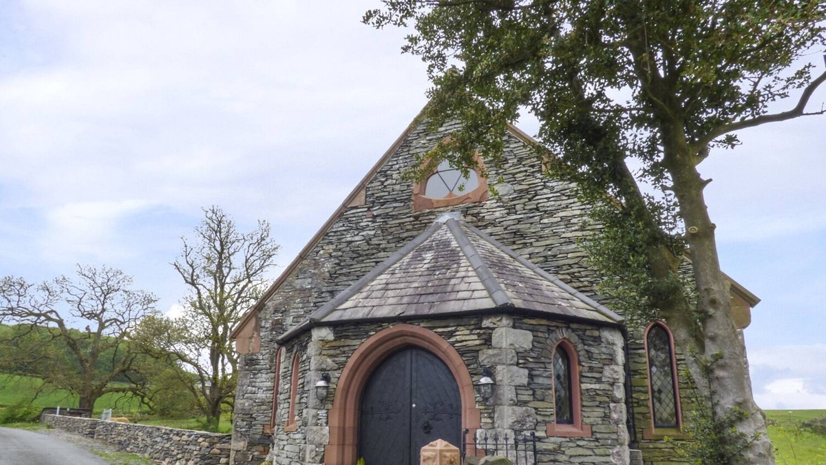 Lowick Cottage | THE OLD CHAPEL, pet friendly, luxury holiday cottage in Spark Bridge